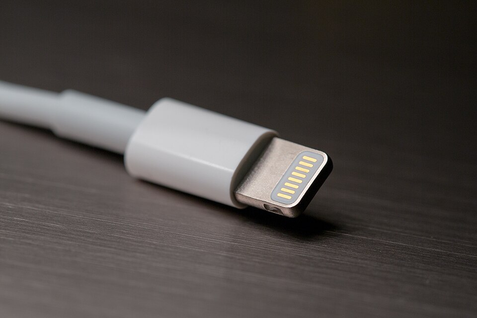 Lightning connector.jpg